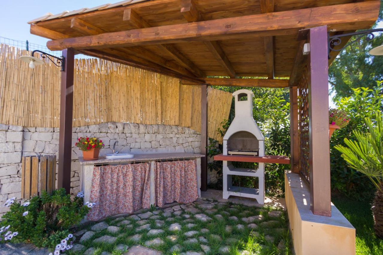 לינה וארוחת בוקר רגוזה Borgo Monachella מראה חיצוני תמונה